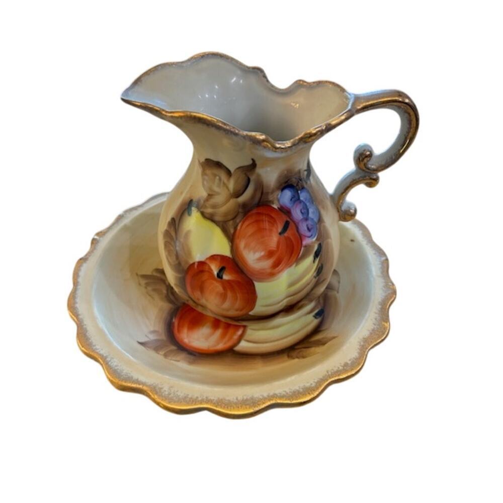 VINTAGE PORCELAIN Pitcher &‎ Wash Basin